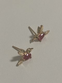 Brinco beija flor pedra banhado a ouro 18k - comprar online