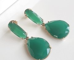 Brinco com base oval e gota de cristal verde esmer