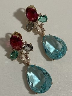 Brinco cristais multicoloridos banhado a ouro 18k na internet