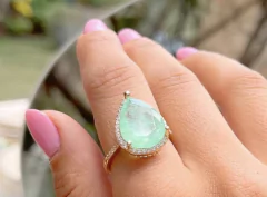 Anel gota esmeralda colombiana banhado a ouro 18k