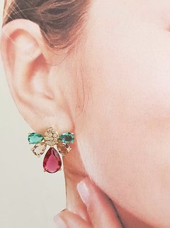 Brinco pedras multicolor banhado a ouro 18k na internet