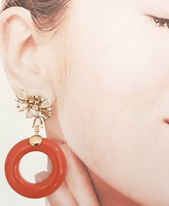 Brinco cristais baquelite coral banhado a ouro 18 - comprar online