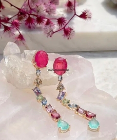 Brinco longo pink pedras coloridas banho 18k - comprar online