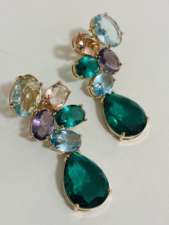 Brinco cristais coloridos banho ouro 18k
