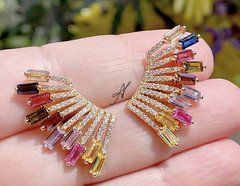 Brinco ear cuff zirconias brancas e pedras coloridas banhado a ouro 18k