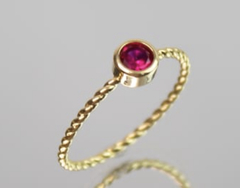 Anel pedra banho ouro 18k
