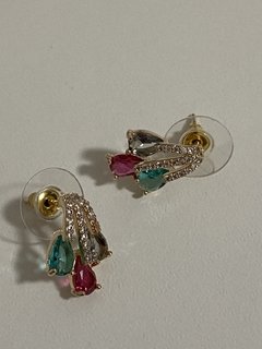 Brinco 3 cristais coloridos banhado a ouro 18k - loja online