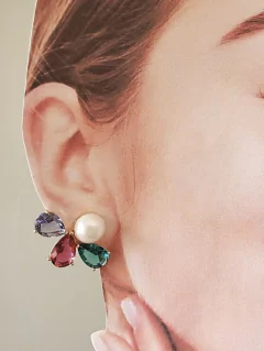 Brinco pérola shell com cristais multicolor