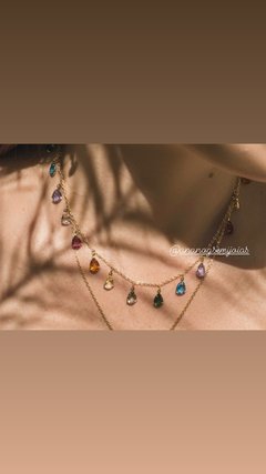 Colar gotas coloridas banhado a ouro 18k