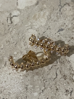 Brinco ear hook banho ouro 18k