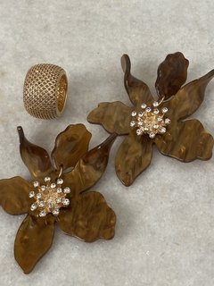 Brinco flor grande resina - loja online