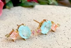 Brinco azul claro e rosa banhado a ouro 18k na internet