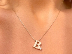 Correntinha letra zirconia banho ouro 18k - comprar online