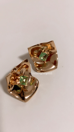 Brinco banhado a ouro 18k pedra verde