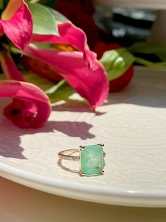Anel esmeralda colombiana banhado a ouro 18k