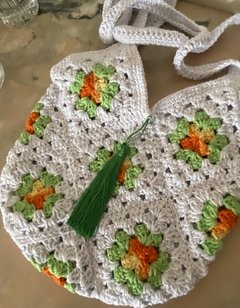 Bolsa croche branca flores coloridas
