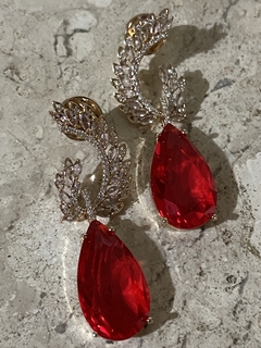 Brinco pedra vermelha banho ouro 18k