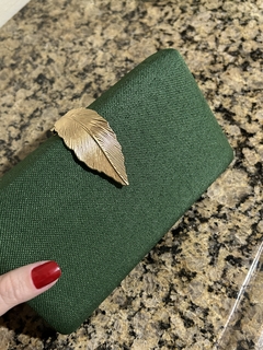 Clutch tecido fecho folha