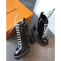 Bota coturno cadarço branco LV - comprar online