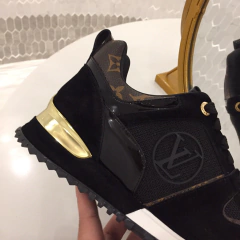 Tênis preto com dourado LV - loja online