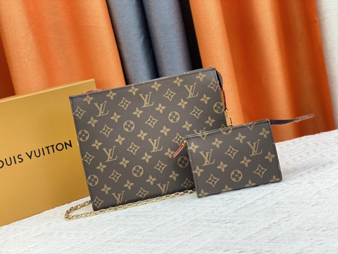 Bolsa L V TOILETRY POUCH ON CHAIN