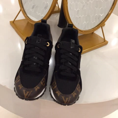 Tênis preto com dourado LV - comprar online