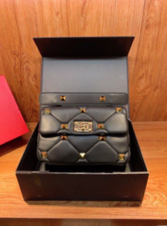 Bolsa V Ronan Stud