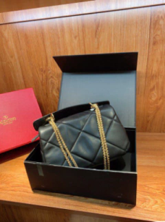 Bolsa V Ronan Stud