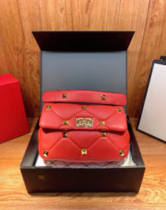 Bolsa V Ronan Stud - comprar online