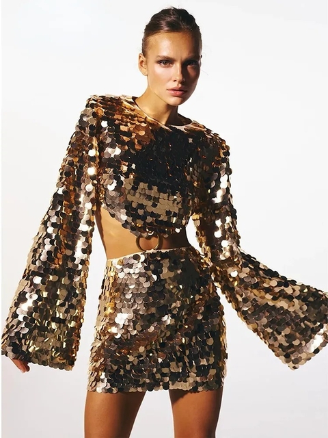 Vestido curto dourado lantejoulas