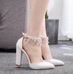Scarpin noiva salto grosso fivela strass e pérolas - comprar online
