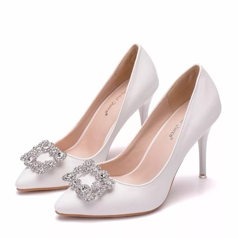 SCARPIN NOIVA COM FIVELA PRATA