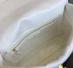 Bolsa V Ronan Stud na internet