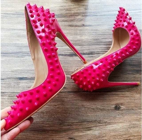 Scarpin Pink Com Spikes sola vermelha