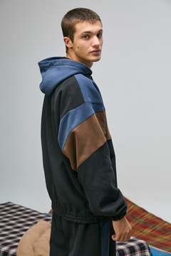 CAMPERA OVERSIZE TRICOLOR NEGRO ELEPANTS - Iguazú Timbó arte