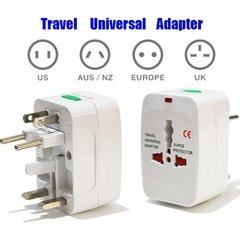 Enchufe Adaptador Universal Viajeros con funda