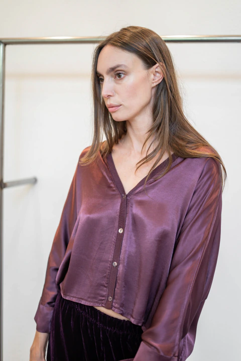 Camisa escote V