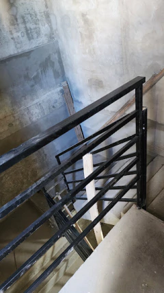 BARANDAS ESCALERA DE EMERGENCIA - EDIFICIO LA RIOJA - en internet