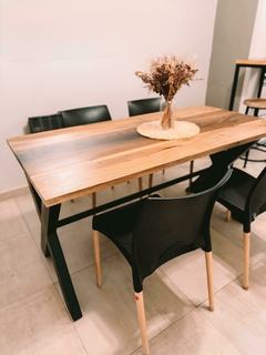 Mesa de comedor madera maciza de Guayubira - Diseño X - tienda online