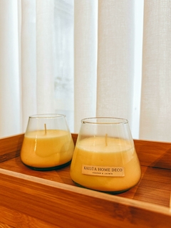 Vela aromatizante en frasco de vidrio modelo Cono