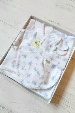 AJUAR 8 PIEZAS BROTECITOS florcitas celeste - comprar online