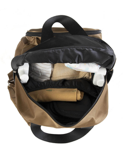 Imagen de mochila maternal blanca
