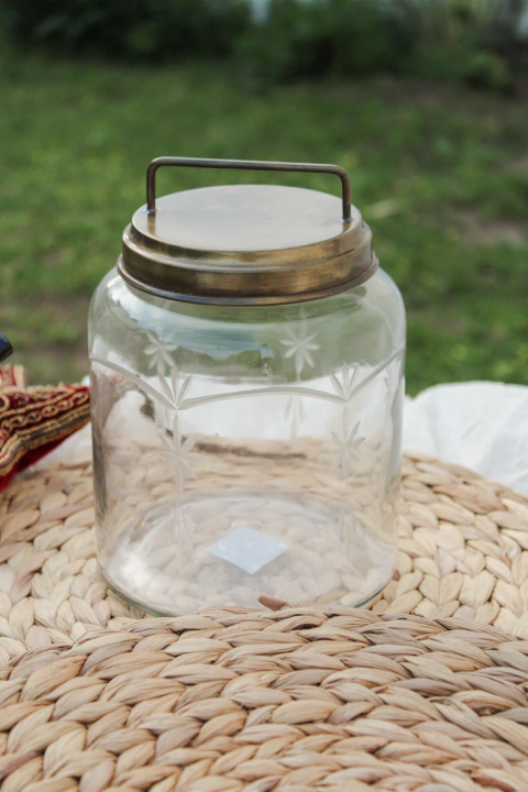 Frasco tallado con tapa