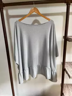 PONCHO LUREX CON VOLADOS (60BRI) - ABAKA
