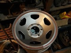 2 RODAS D20 ARO 15 SEMI NOVAS SEM DETALHES