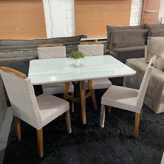 Mesa Off White com 4 Cadeiras na internet