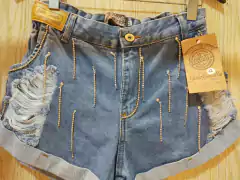 Short jeans customizado na internet