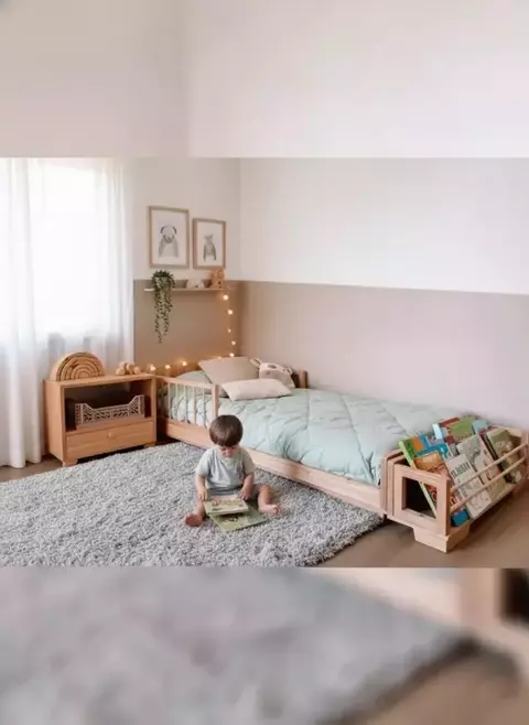 cama montessori argentina, cama al piso con biblioteca montessori, cama con barrales de contención en habitación infantil de diseño  con mesa de luz infantil