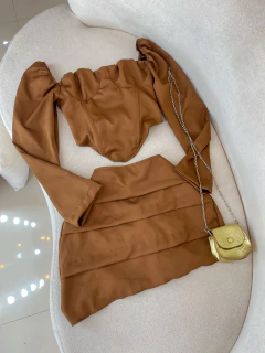 Conjunto Mona na internet