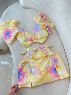 Conjunto short saia + cintinho estampado